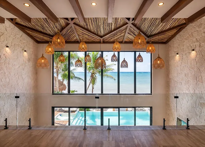 Villa Tulumar Beachfront Luxury Villa- Full Service